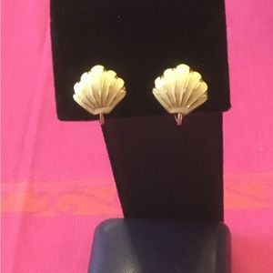 Vintage screw back clip on shell earrings